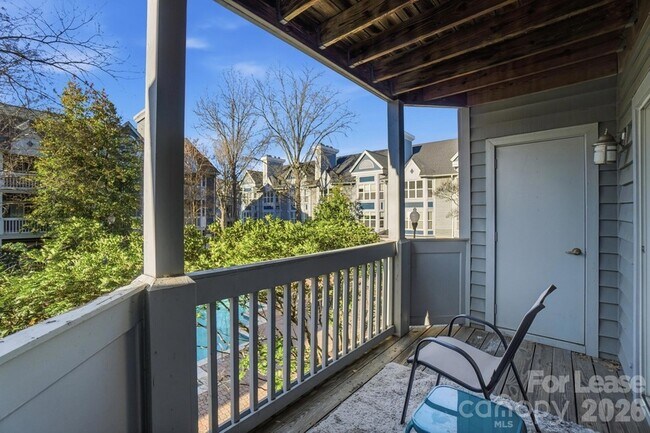 Building Photo - 525 N Graham St