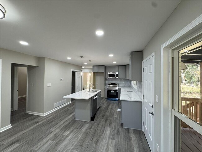 Building Photo - 3489 Creighton Rd SW