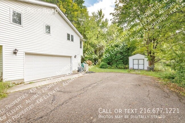 Building Photo - 15503 Dale Rd