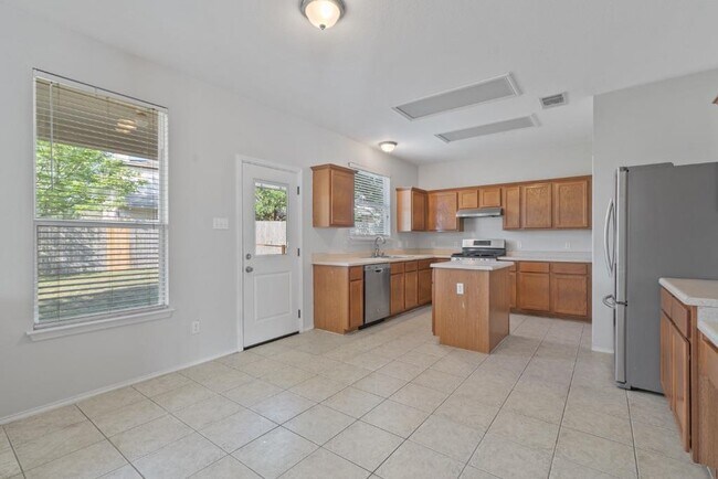Building Photo - 120 Brazos Ln