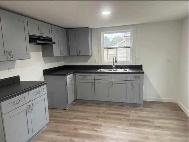 Building Photo - Newly remodeled home is located in Lancaster, SC 29720.