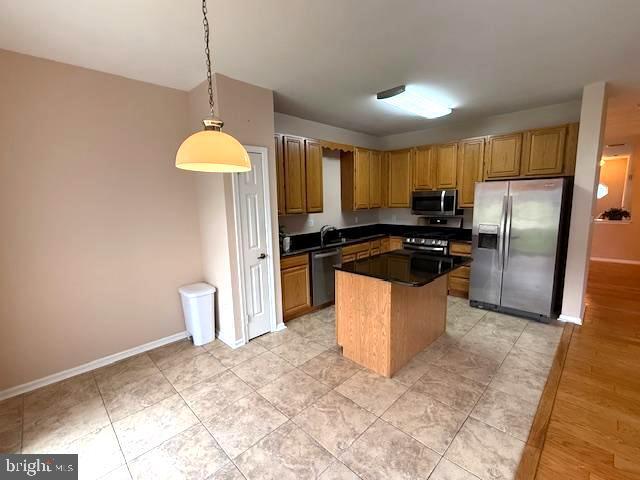 Building Photo - 8003 Normandy Dr