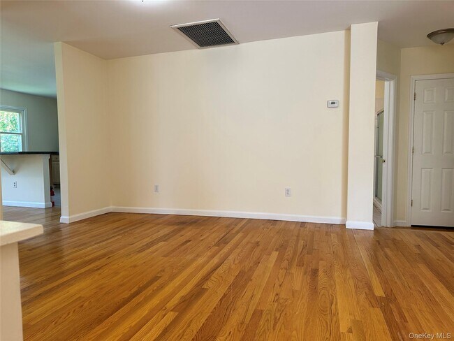 Building Photo - 14 Givens Ln