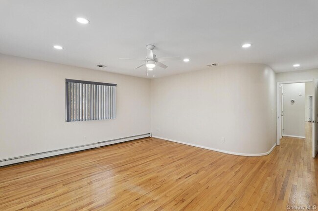 Building Photo - 1 Woodview Way