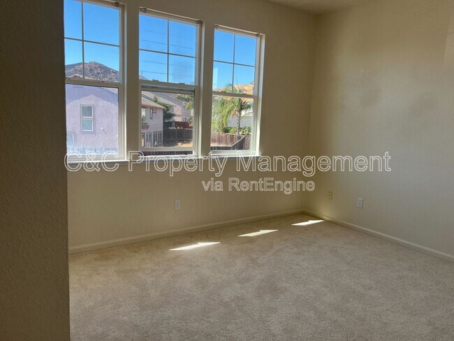 Building Photo - 4020 Crescent Ct