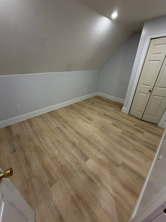 Building Photo - 12 Chestnut Ave