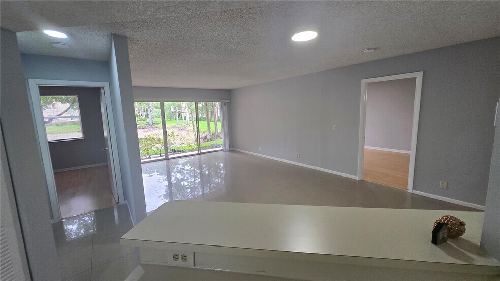 Building Photo - 9055 Wiles Rd
