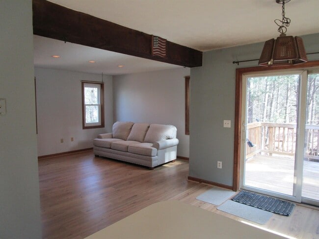 Building Photo - 24 Bobbys Ln