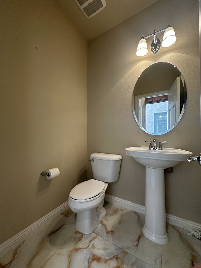 Building Photo - 8125 Crimson Creek Ct