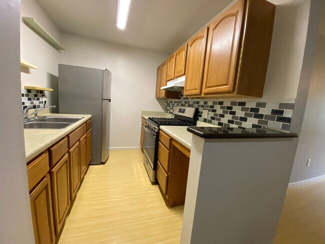 Building Photo - 1700 SW 16th Ct