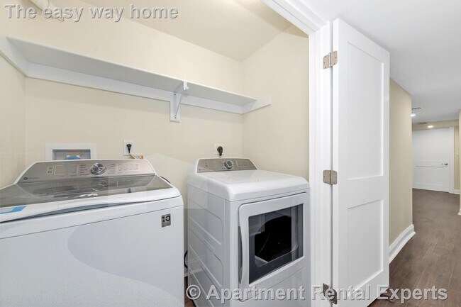 Building Photo - 43 Wright Ave