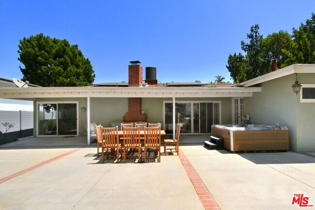 Building Photo - 3421 Castlewoods Pl