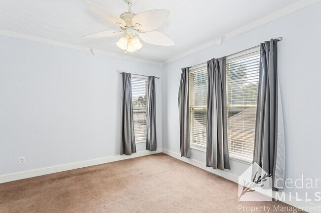 Building Photo - EXTRAORDINARY historic rental opportunity in Delano!!!!!! Move in Special!