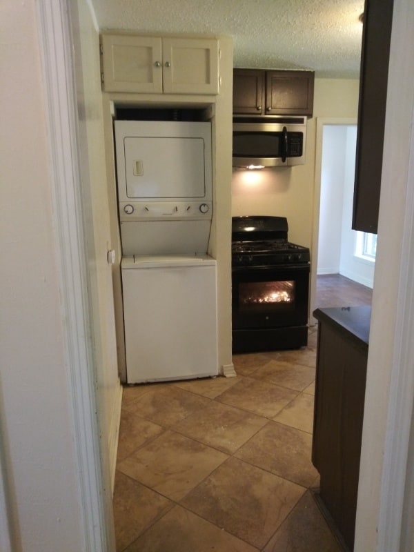 Building Photo - 6109 Greenmere Pl