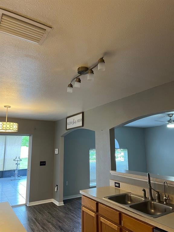 Building Photo - 10706 Opus Dr