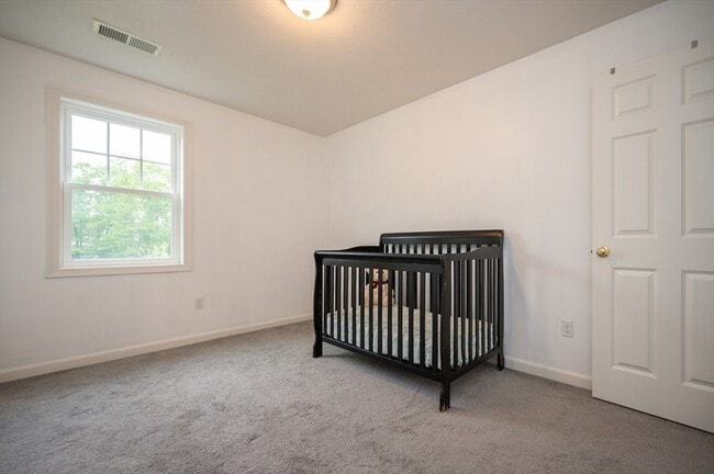 Building Photo - 7 Willow Brook Ln