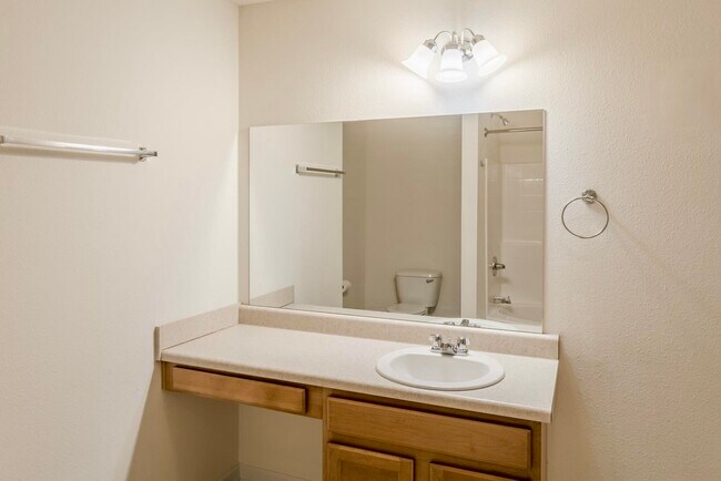 Building Photo - 105 Bayside Ln