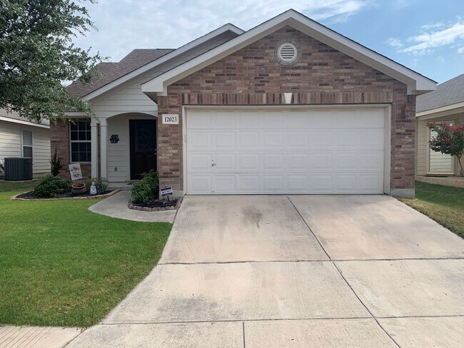 Building Photo - *COMING SOON* Stylish Living in Helotes – 3BR Home with Pool & Park Access!