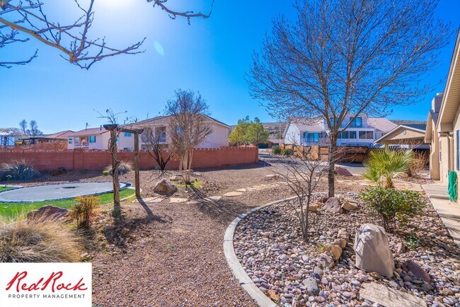Building Photo - Spacious 3 Bedroom Single-Level Home in Bl...