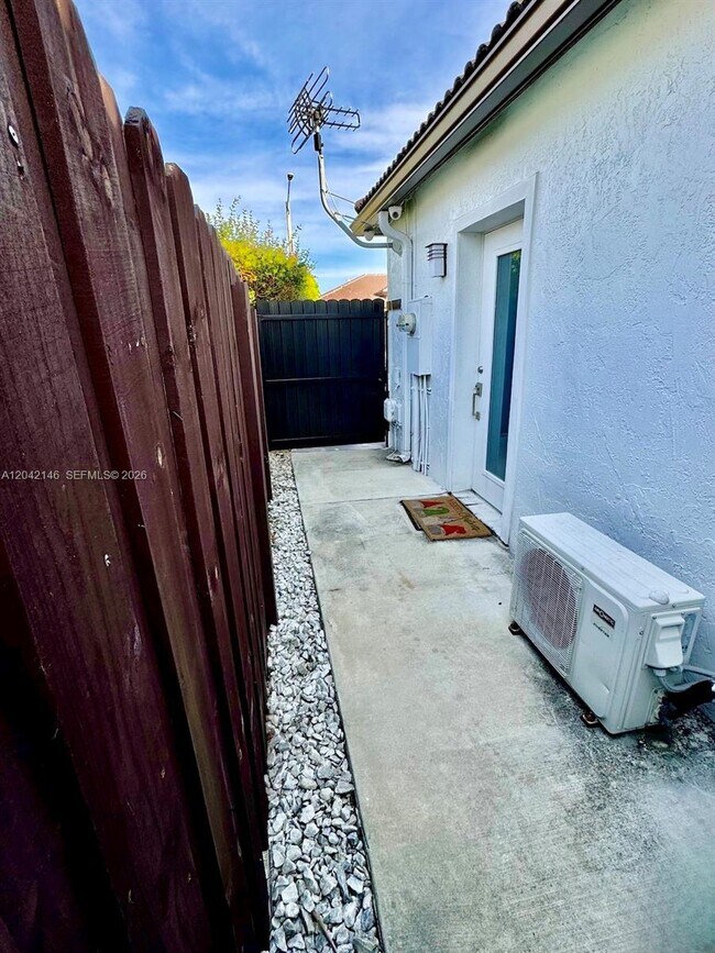 Building Photo - 14234 SW 163rd Terrace