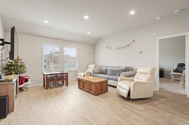 Building Photo - 40422 Gdn Hts Ln