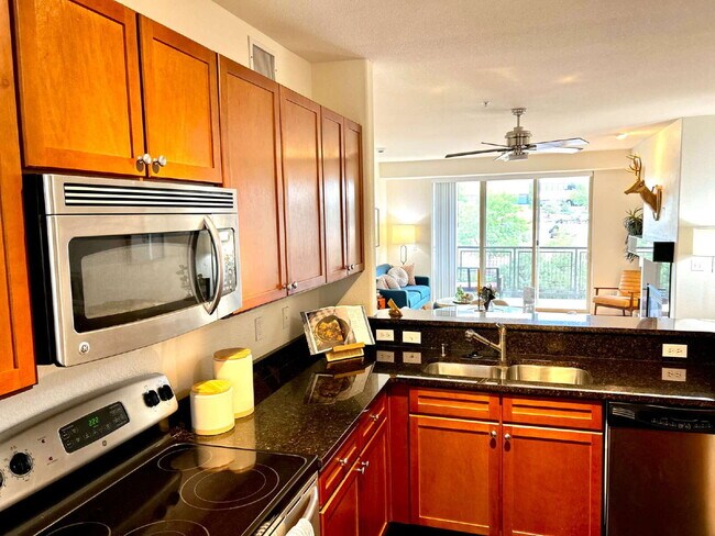 Building Photo - Bright & Peaceful 2 Bed, 2 Bath Corner Con...