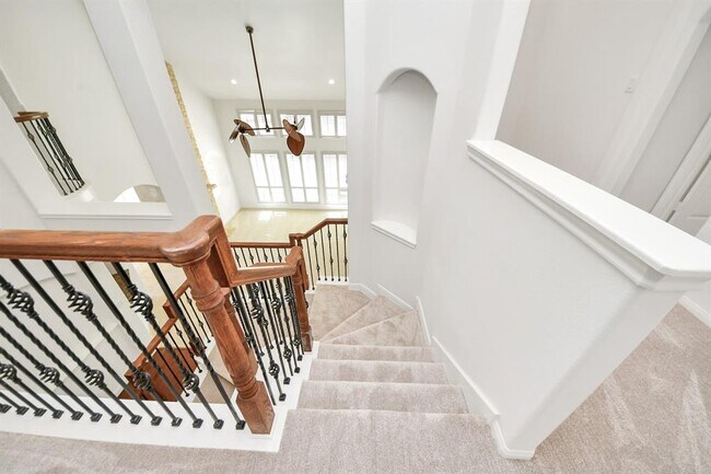 Building Photo - 3811 Parkside Dr
