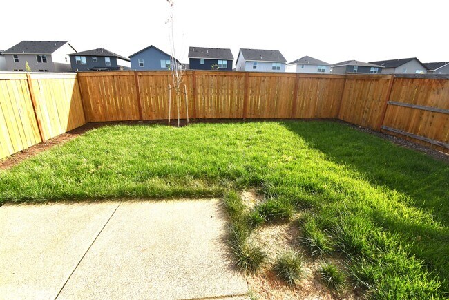 Building Photo - Beautiful Home in Cul De Sac!