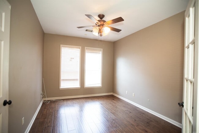 Building Photo - 808 Cartier Ln