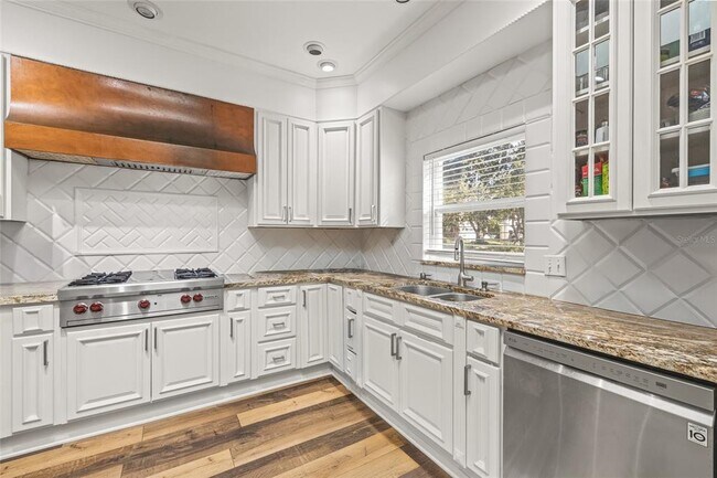 Building Photo - 4102 W Sevilla St