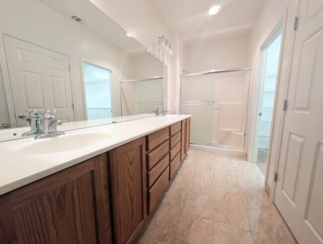 Building Photo - 7521 Chaffinch St