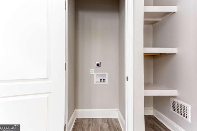 Building Photo - 1665 Beecher St SW