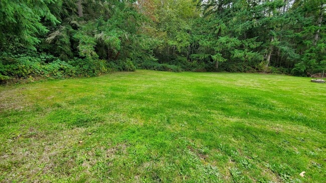 Building Photo - Country Style Home In Hansville
