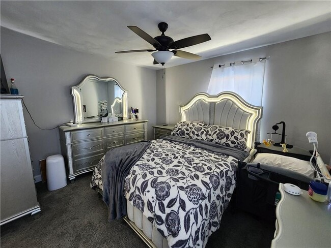 Building Photo - 198 Sunbury St