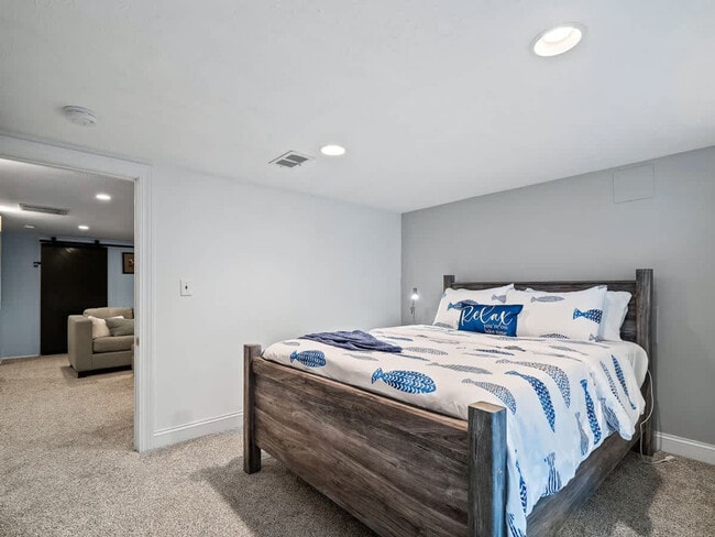 Building Photo - 32414 Lake Rd