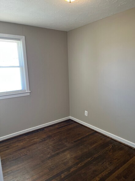 Building Photo - 2774 Iverson St