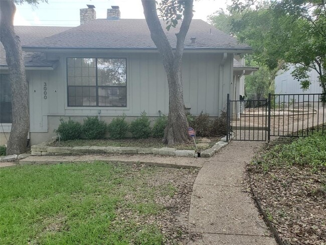 Building Photo - 3000 Maywood Cir