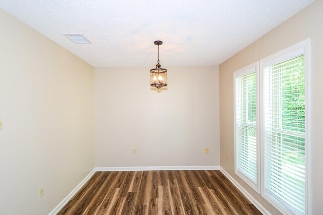 Building Photo - 5829 Lake Port Dr