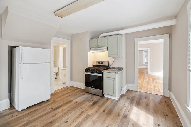 Building Photo - 2812 Garfield Ave