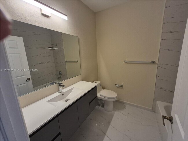 Building Photo - 7673 NW 116th Ave