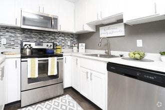 Interior Photo - Lakeridge Living