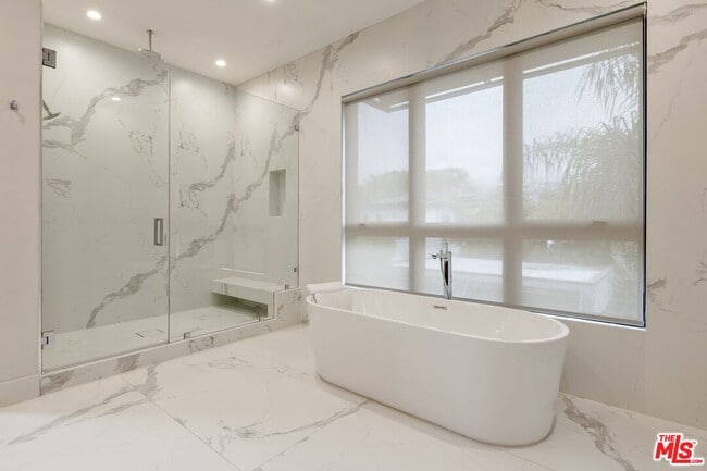 Building Photo - 6361 Drexel Ave