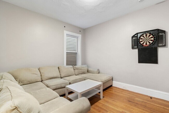 Building Photo - 635 Dorchester Ave