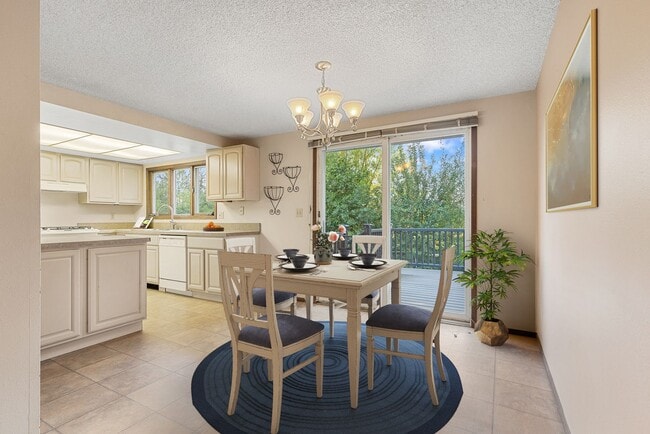 Building Photo - 9 Big Horn Dr