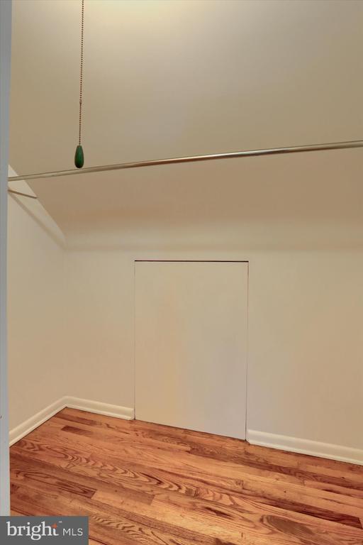 Building Photo - 685 Knight Rd