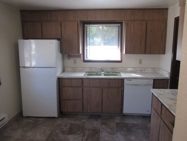 Building Photo - Paige - 13104