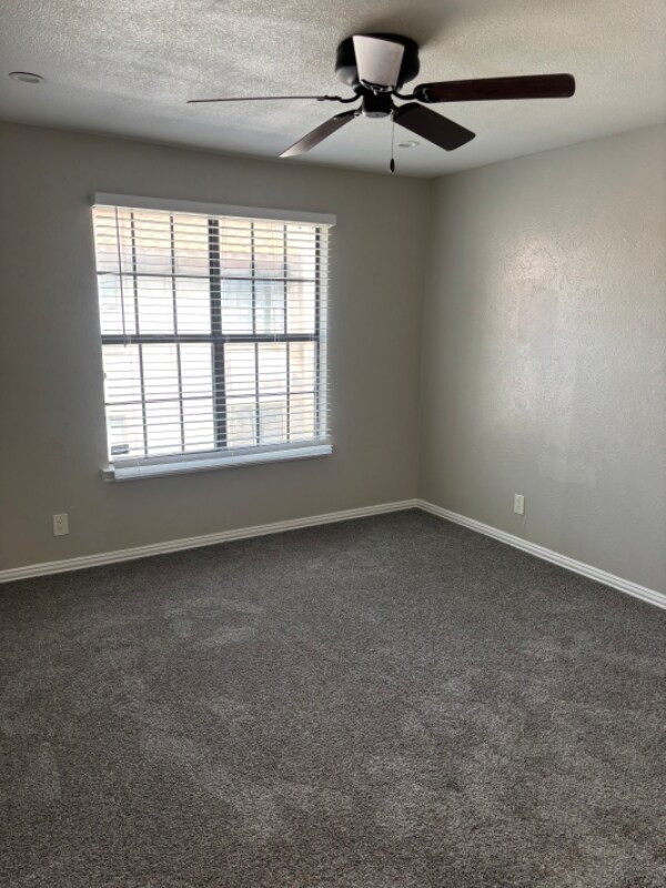Building Photo - 6028 Stoneybrook Dr