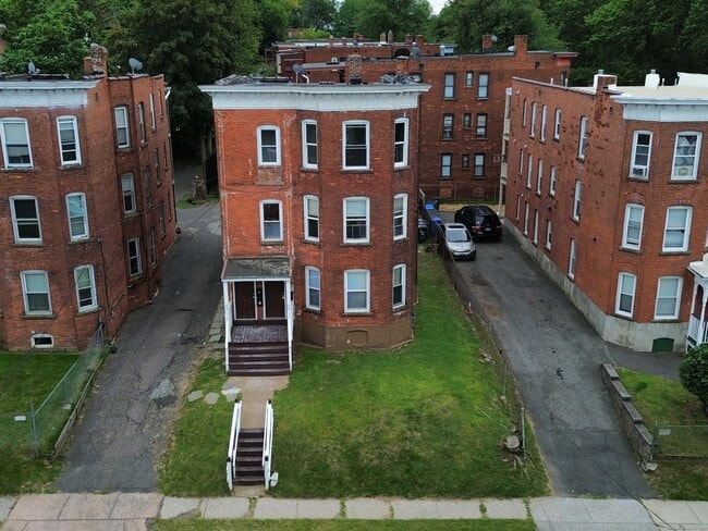 Building Photo - 43 York St