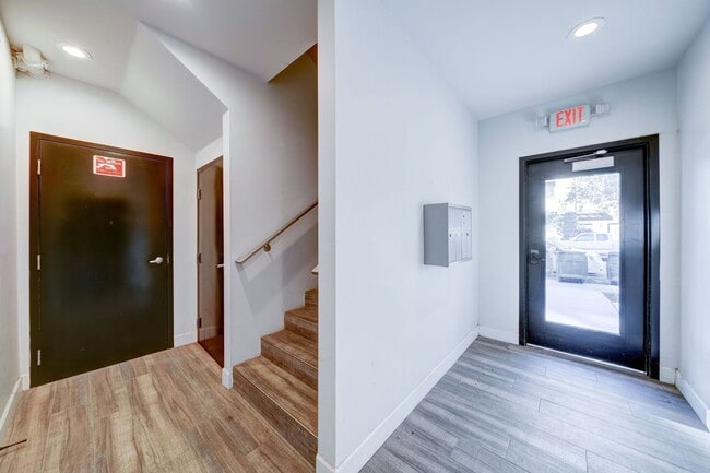Building Photo - 504 E Roosevelt St