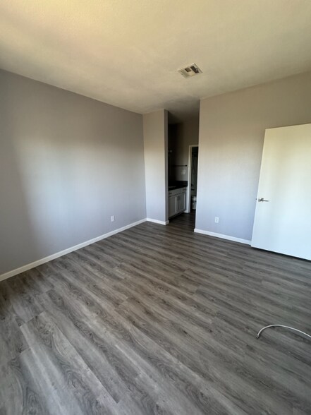Building Photo - 17161 Alva Rd